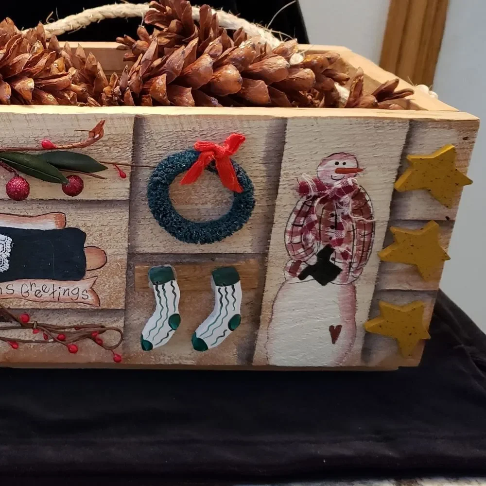 Country Christmas Wooden Box Decor w/Pinecones